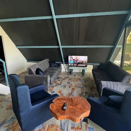 Hidden Paradise Garden Apart&hostel 3*