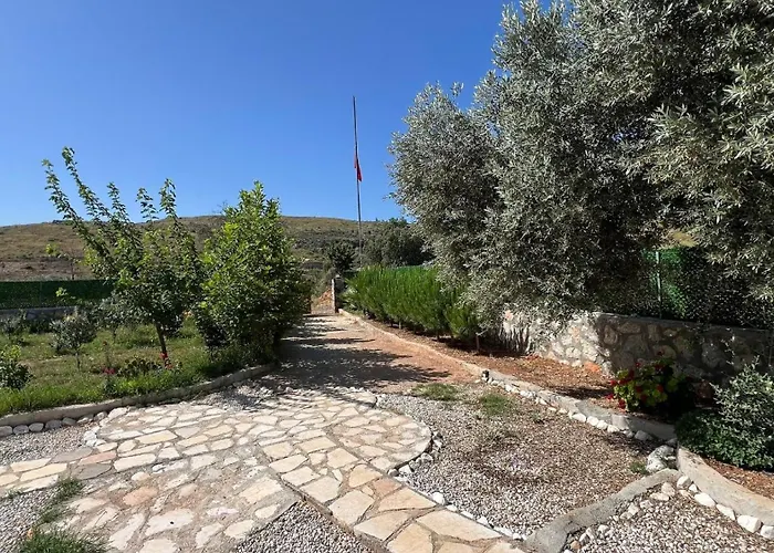 Hidden Paradise Garden &