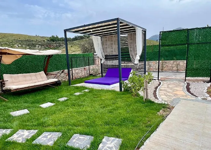 Hidden Paradise Garden &