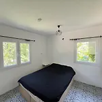 מלון דירות Hidden Paradise Garden & 3*