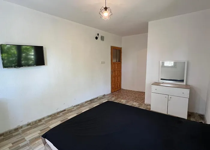 Hidden Paradise Garden & 3*