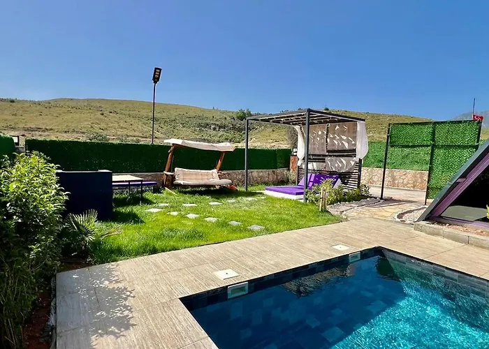 Hidden Paradise Garden & Aparthotel 3*